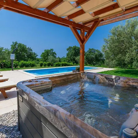 Blog 1 By Interhome Vošteni